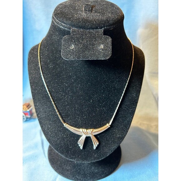 Vintage Avon Silver Tone Bow Necklace - Picture 1 of 5
